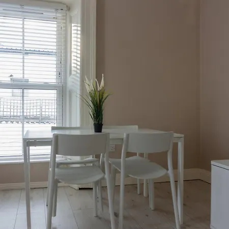 Апартаменты Guestready - Serene Rosy In Churchtown *